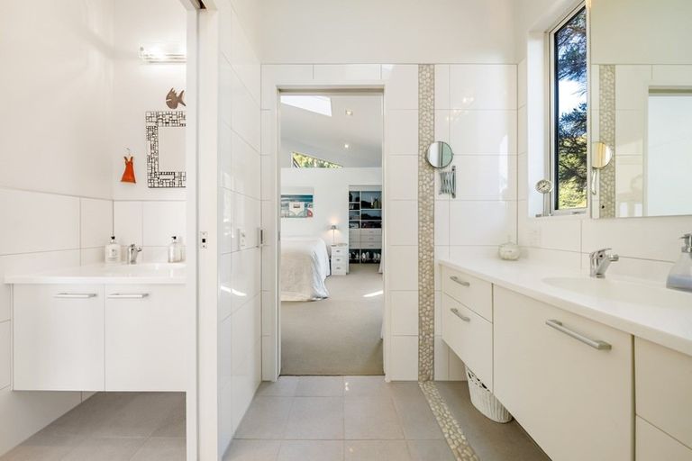 Photo of property in 29a Totara Street, Eastbourne, Lower Hutt, 5013