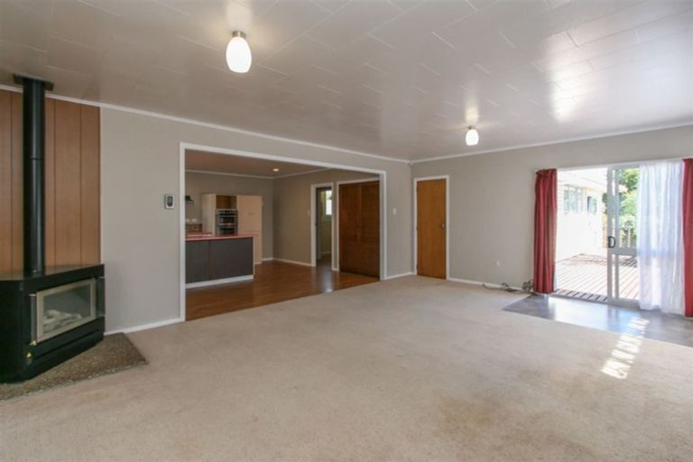 Photo of property in 14 Nikau Street, Inglewood, 4330