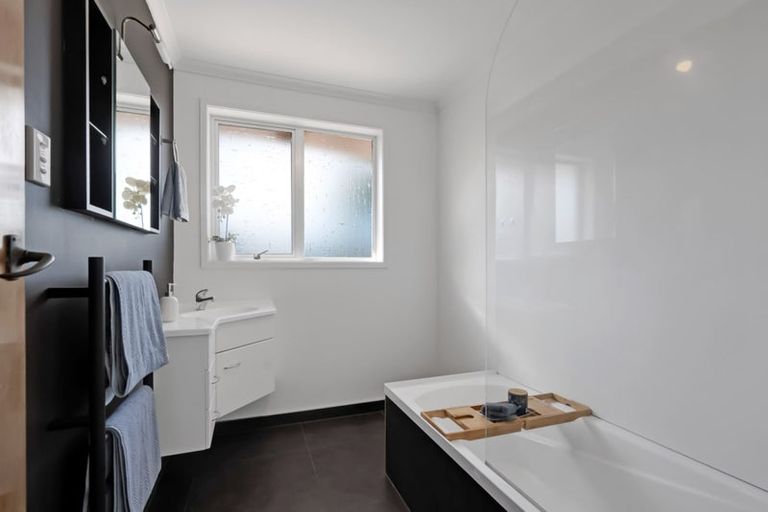 Photo of property in 12 Tui Place, Bell Block, New Plymouth, 4312