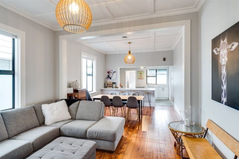 Photo of property in 82 Vigor Brown Street, Napier South, Napier, 4110