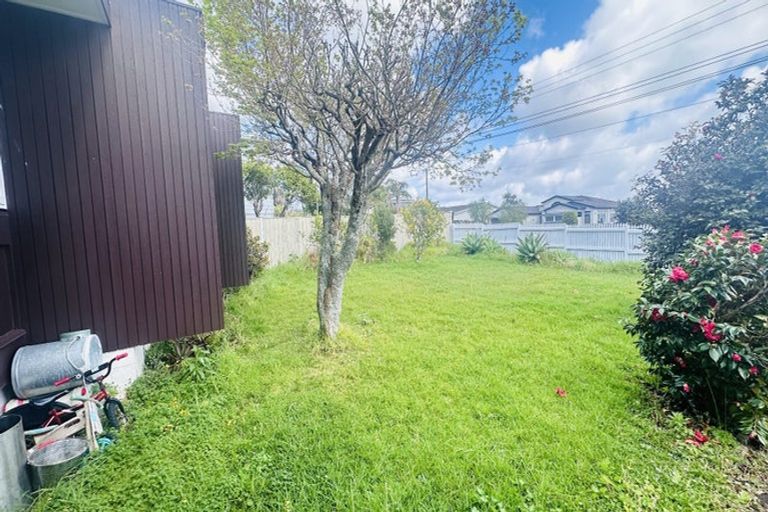 Photo of property in 151 Bleakhouse Road, Mellons Bay, Auckland, 2014