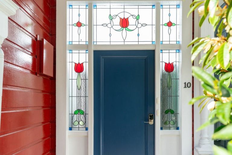 Photo of property in 10 Burnell Avenue, Thorndon, Wellington, 6011