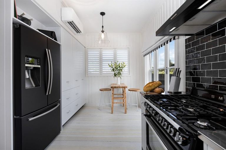 Photo of property in 155 Victoria Street, Cambridge, 3434