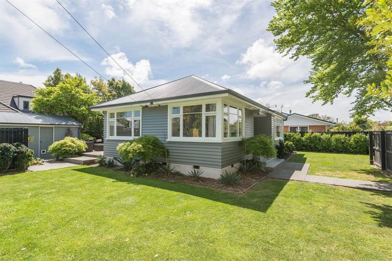 Photo of property in 98 Hamilton Avenue, Ilam, Christchurch, 8041