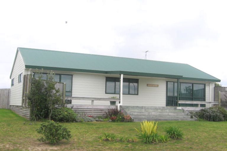 Photo of property in 100 Titoki Place, Matarangi, Whitianga, 3592