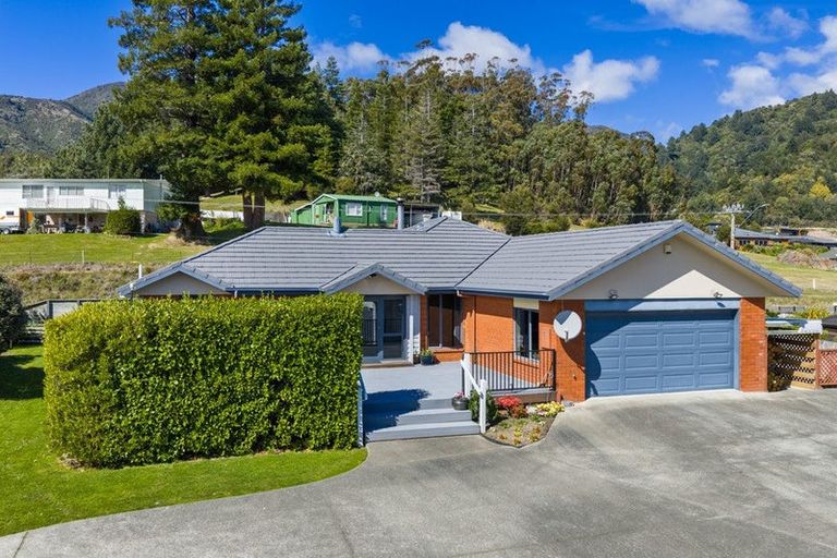 Photo of property in 20 Admiralty Place, Waikawa, Picton, 7220
