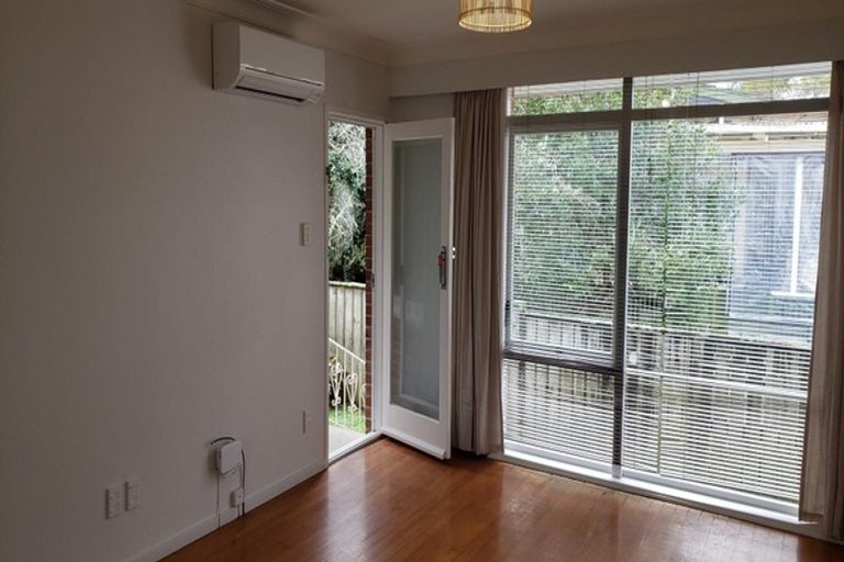 Photo of property in 4/3 Evelyn Place, Hillcrest, Auckland, 0627