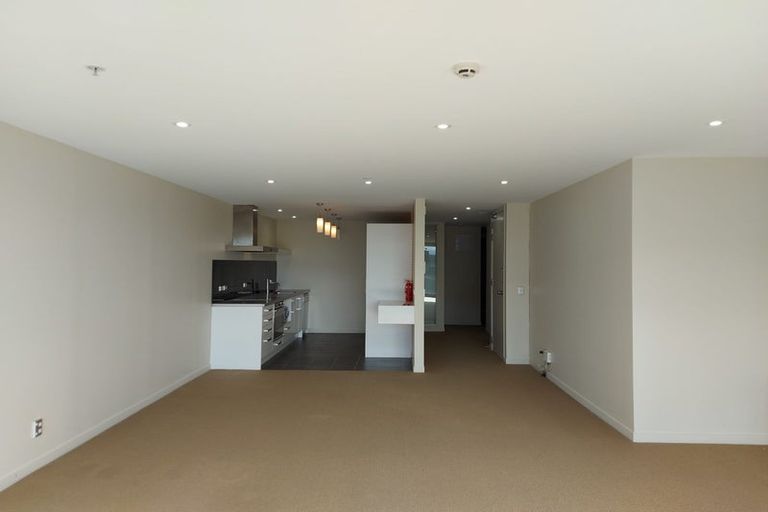 Photo of property in Portal Apartments, 7a/42 Cable Street, Te Aro, Wellington, 6011