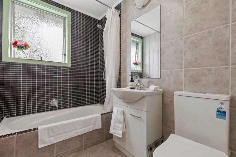 Photo of property in 26 Parakai Avenue, Parakai, 0830