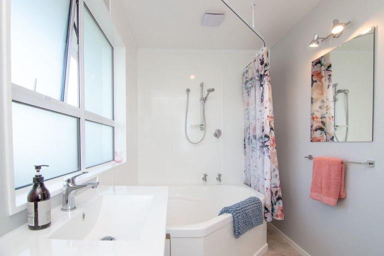 Photo of property in 45 Rata Street, Roslyn, Palmerston North, 4414