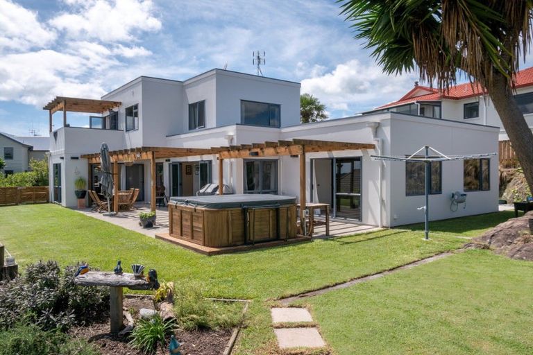 Photo of property in 42 Oteki Park Drive, Welcome Bay, Tauranga, 3112