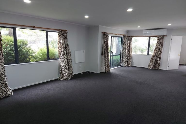 Photo of property in 1 Messines Avenue, Silverstream, Upper Hutt, 5019
