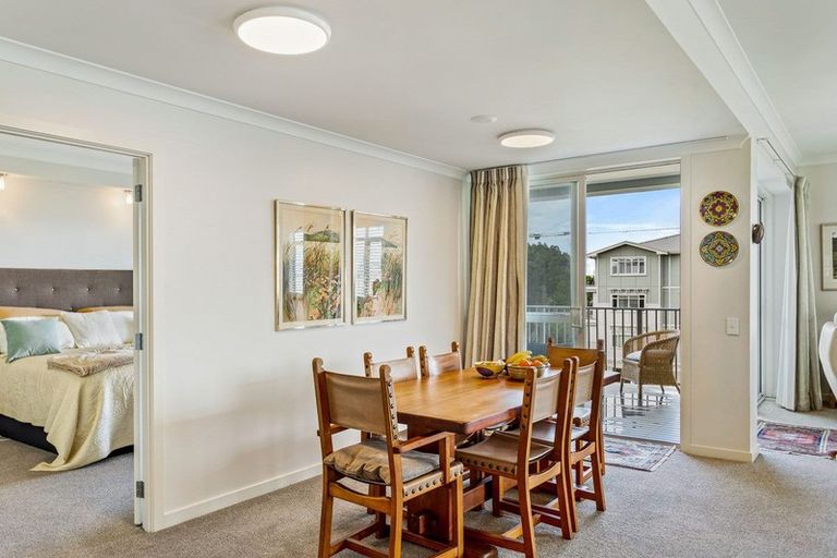 Photo of property in 72 Eaves Bush Parade, Orewa, 0931