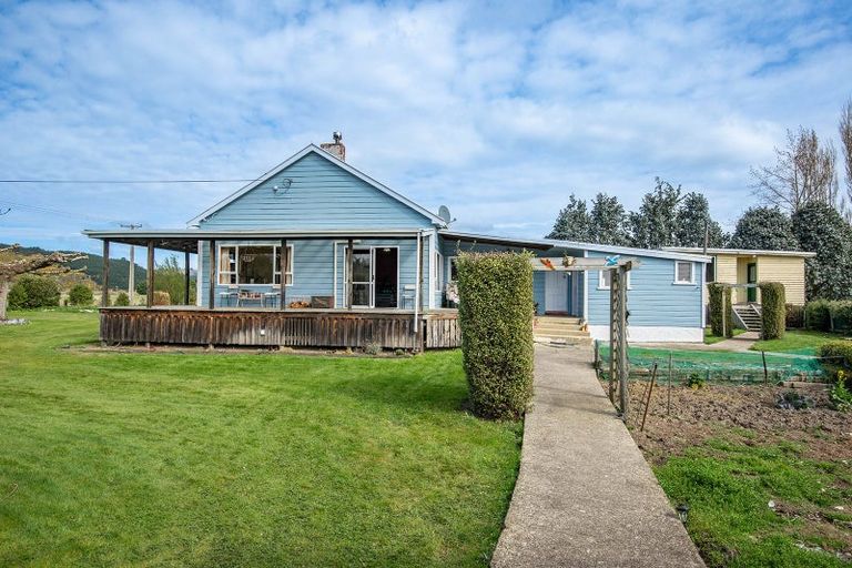 Photo of property in 1236 Centre Road, Henley, Outram, 9073