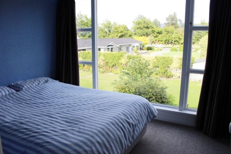 Photo of property in 12 Moana Crescent, Te Anau, 9600