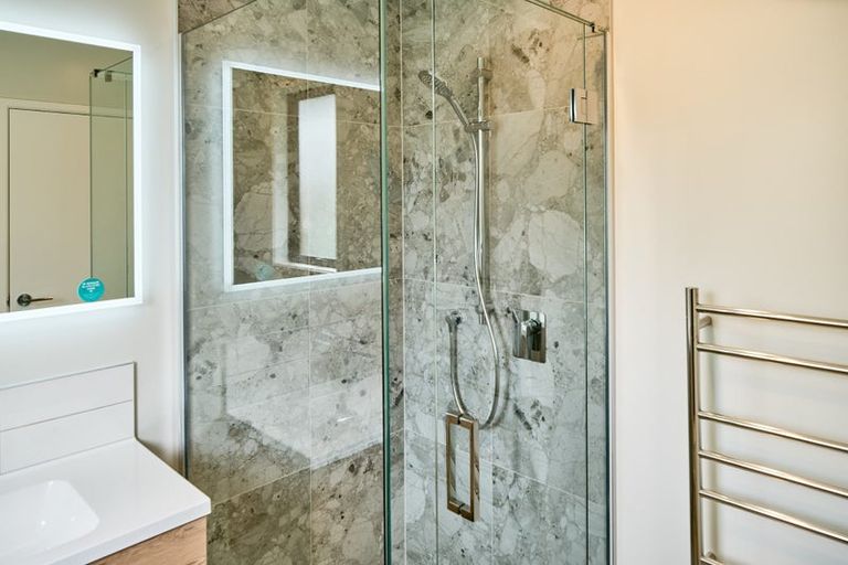 Photo of property in 6 Pihoihoi Close, Waikanae, 5036