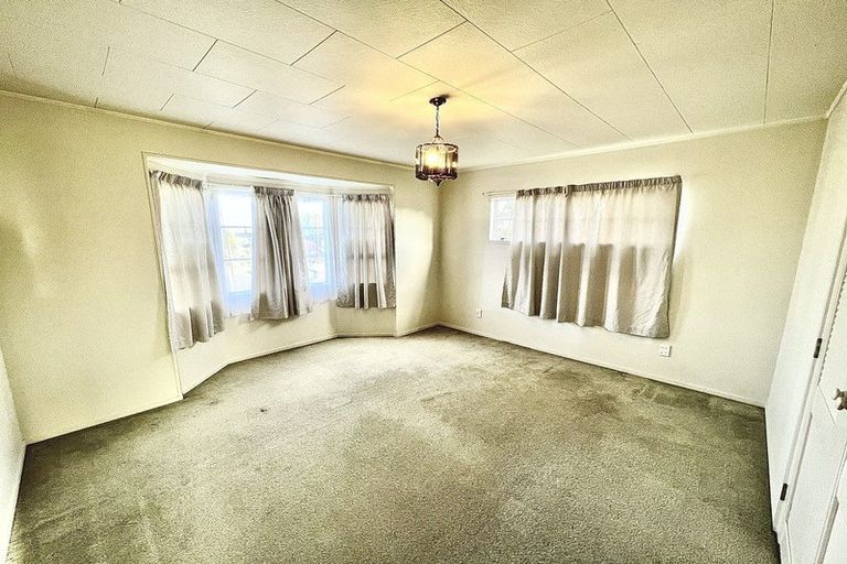 Photo of property in 100 West Harbour Drive, West Harbour, Auckland, 0618