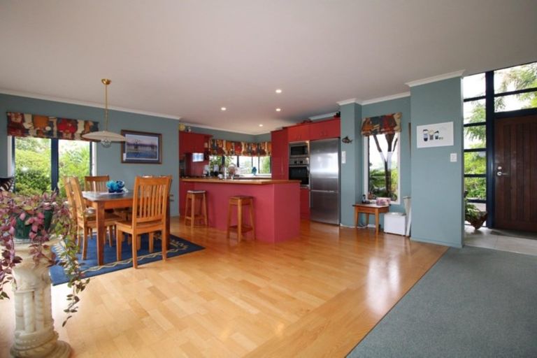 Photo of property in 130 Puka Crescent, Matarangi, Whitianga, 3592