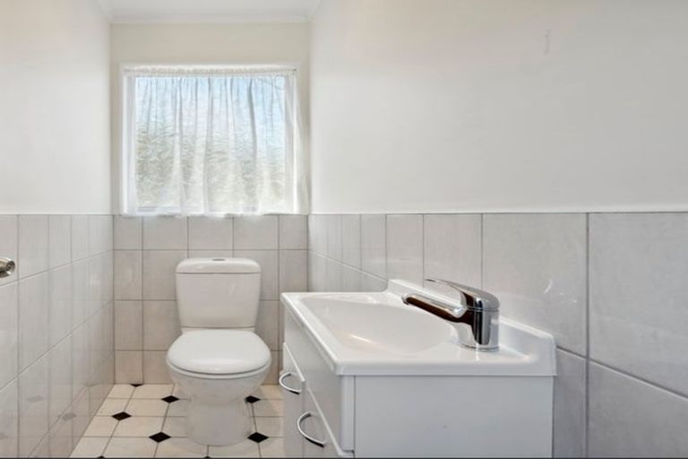 Photo of property in 70a Amapur Drive, Khandallah, Wellington, 6035