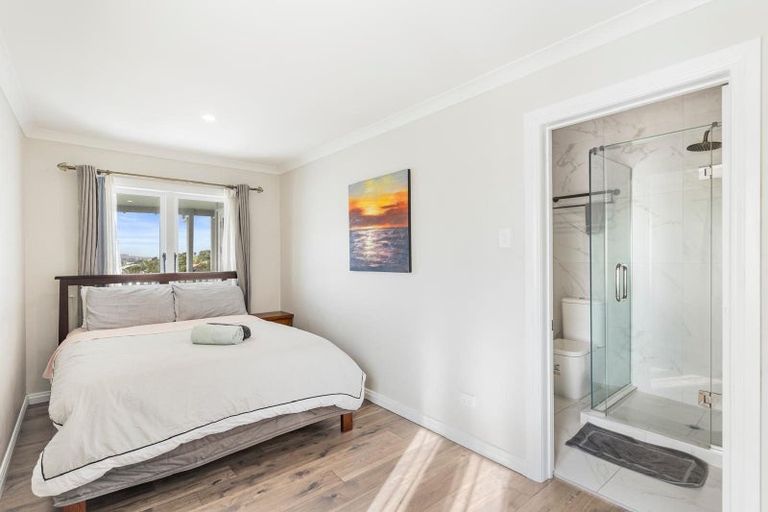 Photo of property in 88 Onewa Road, Northcote Point, Auckland, 0627