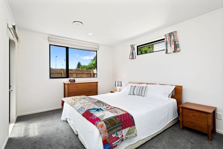 Photo of property in 10a Park Avenue, Tawa, Wellington, 5028