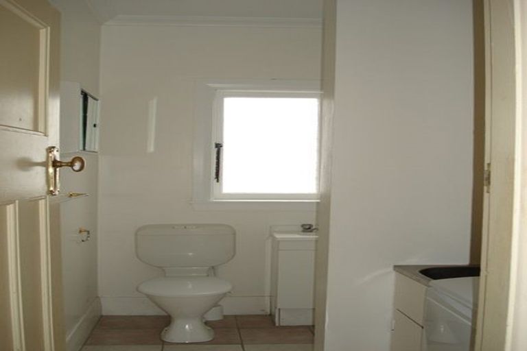 Photo of property in 1-3 Mudges Terrace, Newtown, Wellington, 6021