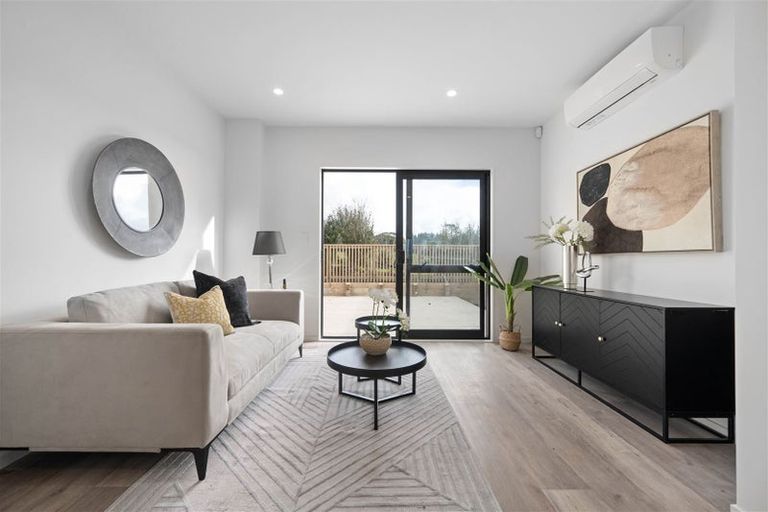 Photo of property in 73 Biokovo Street, Massey, Auckland, 0614