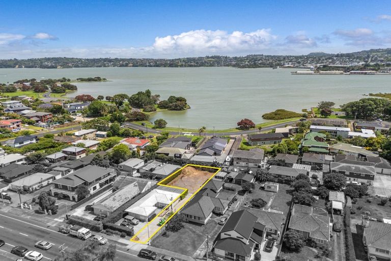 Photo of property in 12 Church Road, Mangere Bridge, Auckland, 2022