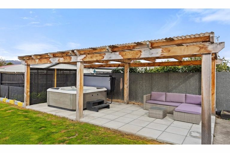 Photo of property in 62 Hargood Street, Woolston, Christchurch, 8062