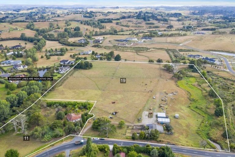 Photo of property in 19 Durey Road, Dairy Flat, 0792