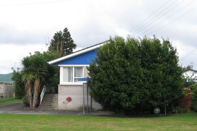 Photo of property in 4/47 Woodside Road, Massey, Auckland, 0614
