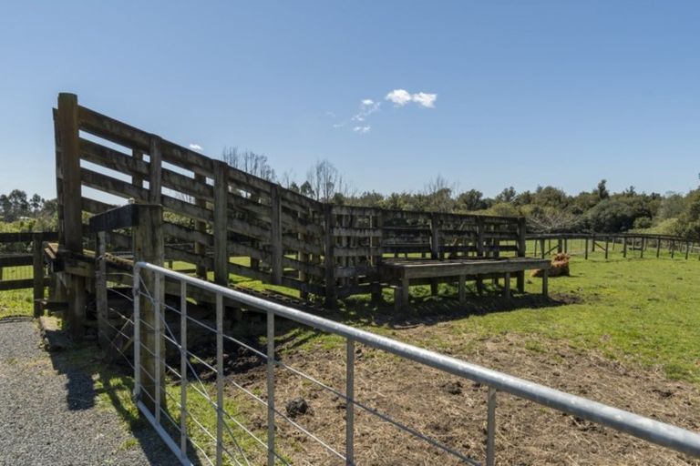 Photo of property in 30 Goodall Road, Snells Beach, 0920