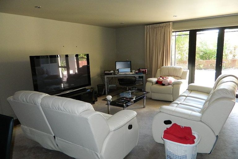 Photo of property in 27 Maritime Terrace, Birkenhead, Auckland, 0626