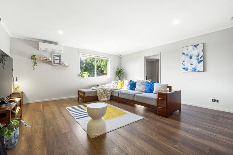 Photo of property in 59 Tamahere Drive, Glenfield, Auckland, 0629
