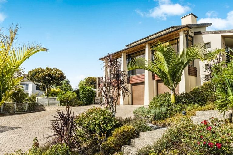 Photo of property in 9 St Clair Place, Browns Bay, Auckland, 0630