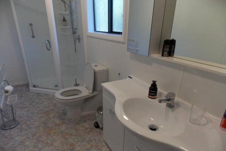 Photo of property in 10 Fernlea Avenue, Karori, Wellington, 6012