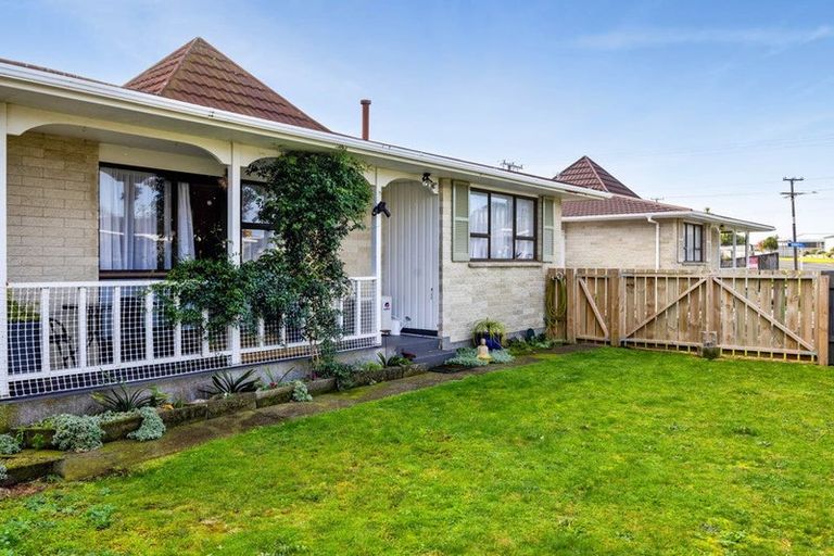 Photo of property in 4 Warkworth Grove, Bell Block, New Plymouth, 4312