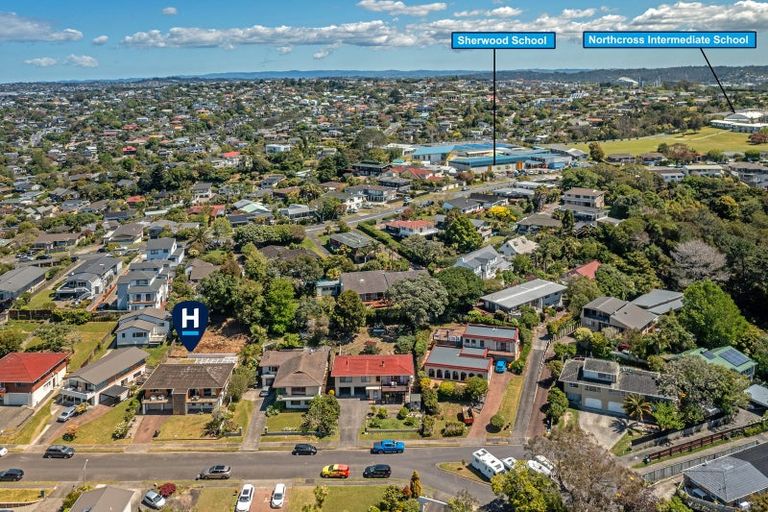 Photo of property in 9 Robin Lane, Browns Bay, Auckland, 0630