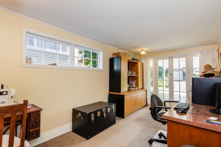 Photo of property in 14 Korau Road, Greenlane, Auckland, 1051