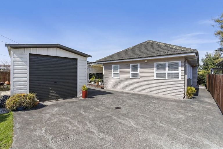 Photo of property in 276c Wairau Road, Glenfield, Auckland, 0627