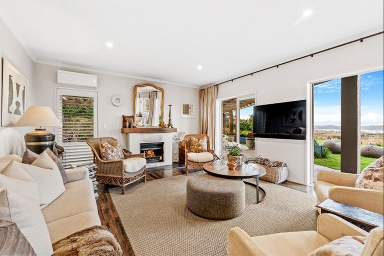 Photo of property in 191 Takatu Road, Tawharanui Peninsula, Warkworth, 0986