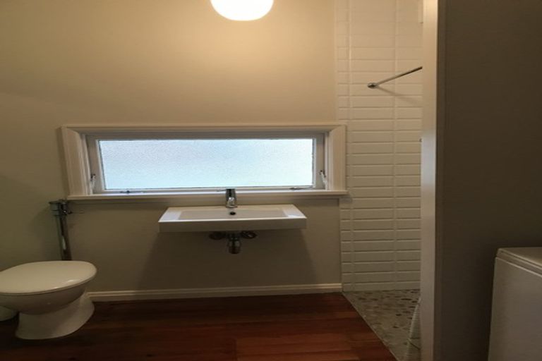 Photo of property in 1/332 Tinakori Road, Thorndon, Wellington, 6011