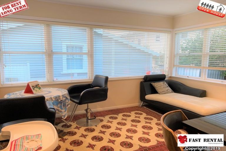 Photo of property in 2/221 Onewa Road, Birkenhead, Auckland, 0626