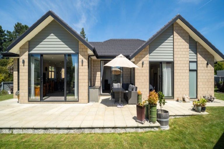 Photo of property in 10 Admiralty Place, Waikawa, Picton, 7220