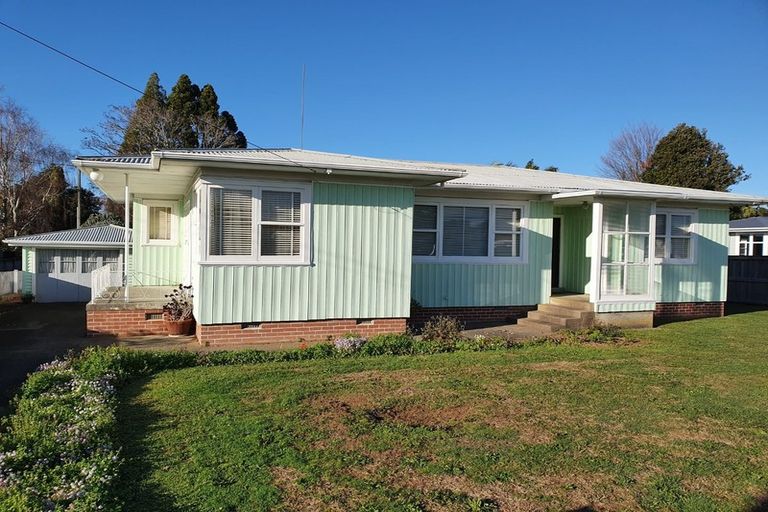 Photo of property in 26 Youngs Road, Papakura, 2110