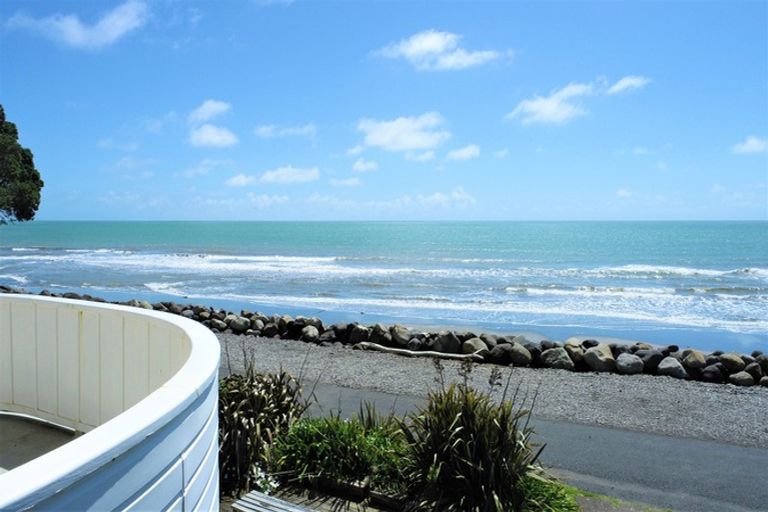 Photo of property in 33 Onaero Beach Road, Onaero, Waitara, 4383