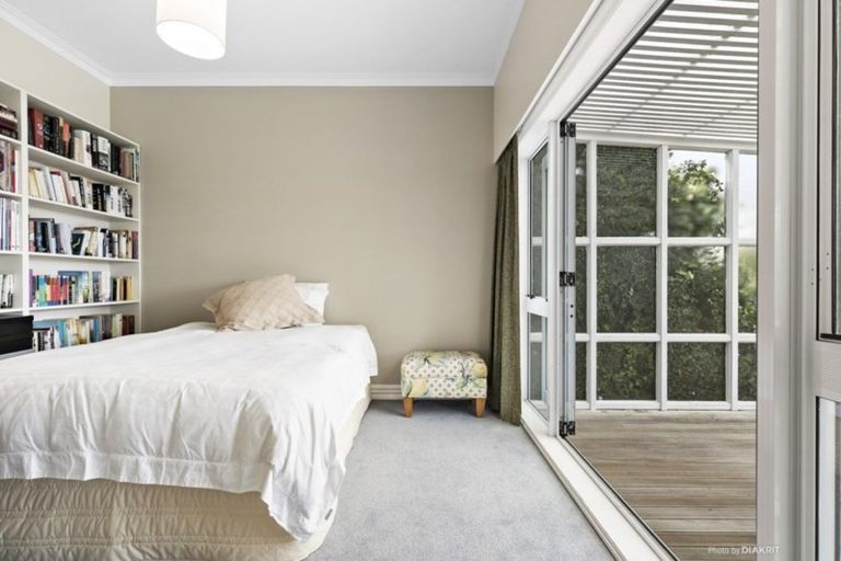 Photo of property in 122 Homebush Road, Khandallah, Wellington, 6035