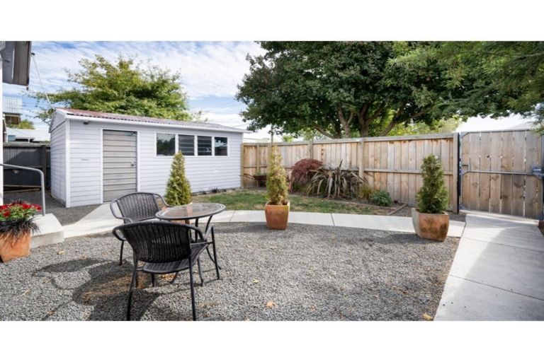 Photo of property in 38 Olliviers Road, Phillipstown, Christchurch, 8011