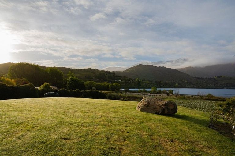 Photo of property in 37 Central Park Avenue, Lake Hayes, Queenstown, 9371