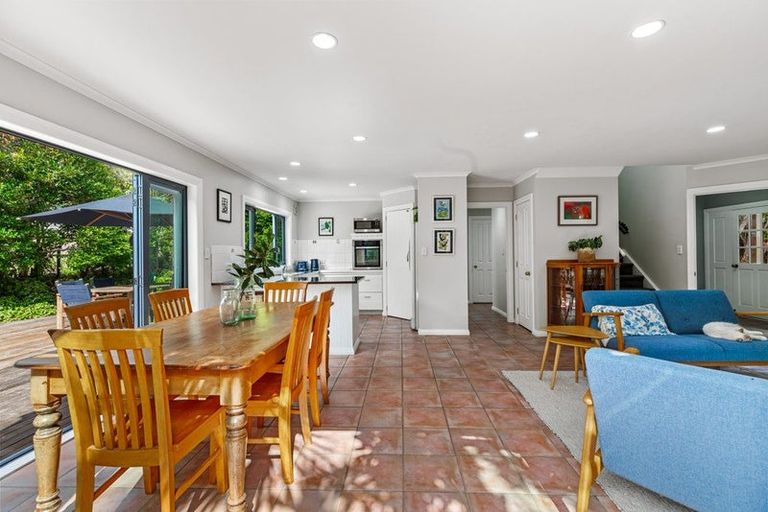 Photo of property in 4a Pounamu Avenue, Greenhithe, Auckland, 0632